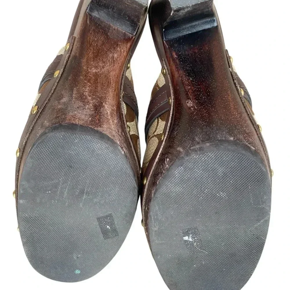 Coach Vintage healed clogs SZ 7 B